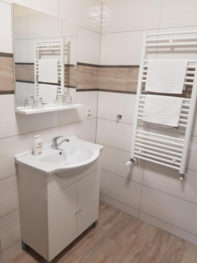 Casa Irinella Bed and Breakfast Satu Mare Eksteriør billede